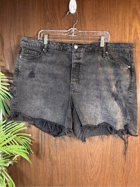 Old Navy High Rise Black Distressed Denim Shorts Size 20 O.G. Straight Raw Hem